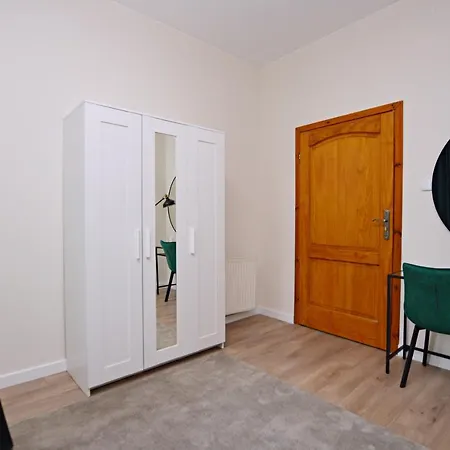 Apartment Elegancki 3city Z Parkingiem W Sopocie Blisko Plazy By Renters Sopot